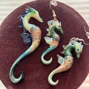 Glass seahorse jewelry set